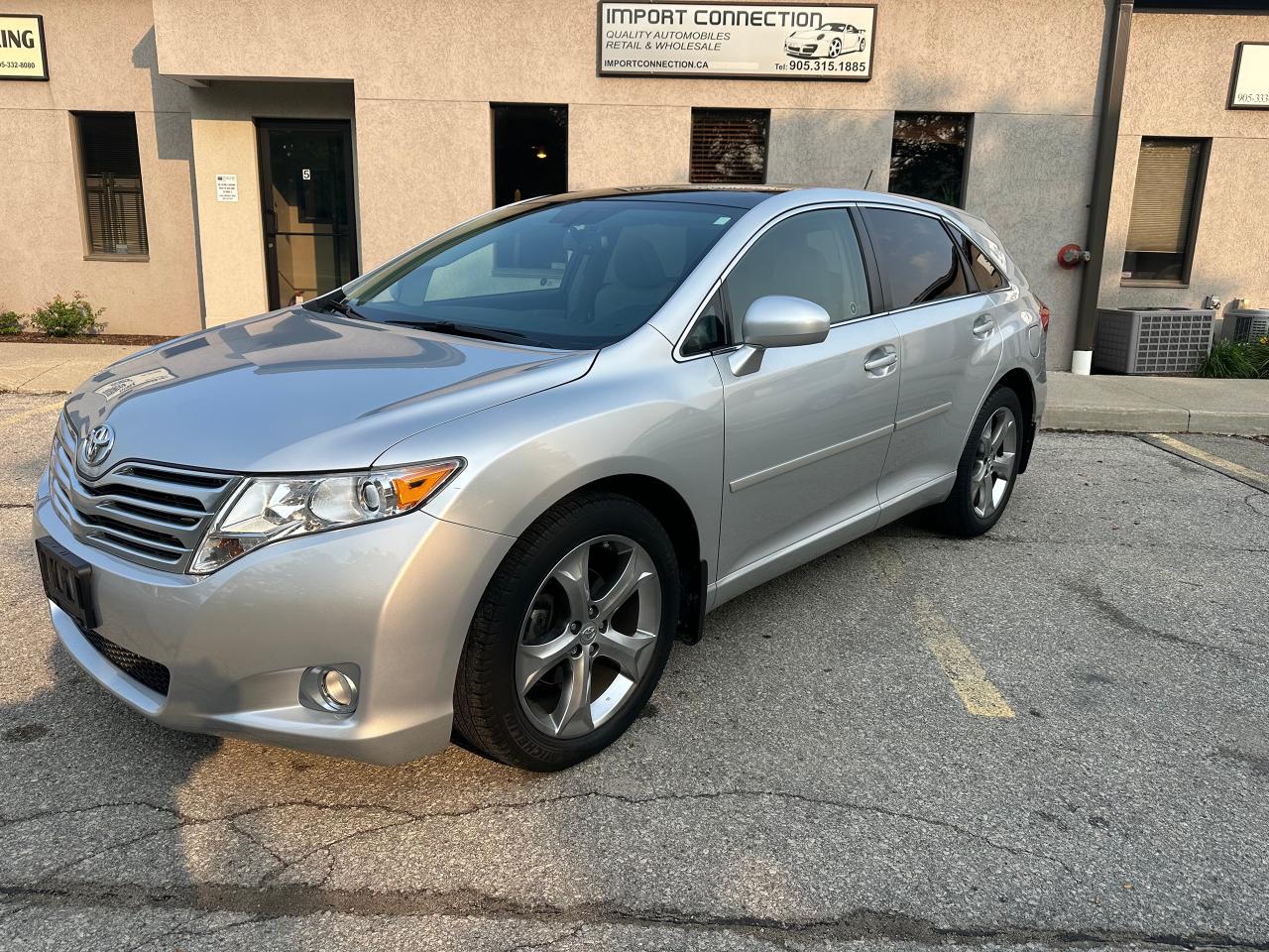 Used 2011 Toyota Venza 4WD V6,LOW MILEAGE..SERVICE RECORDS..CERTIFIED !! for sale in Burlington, ON
