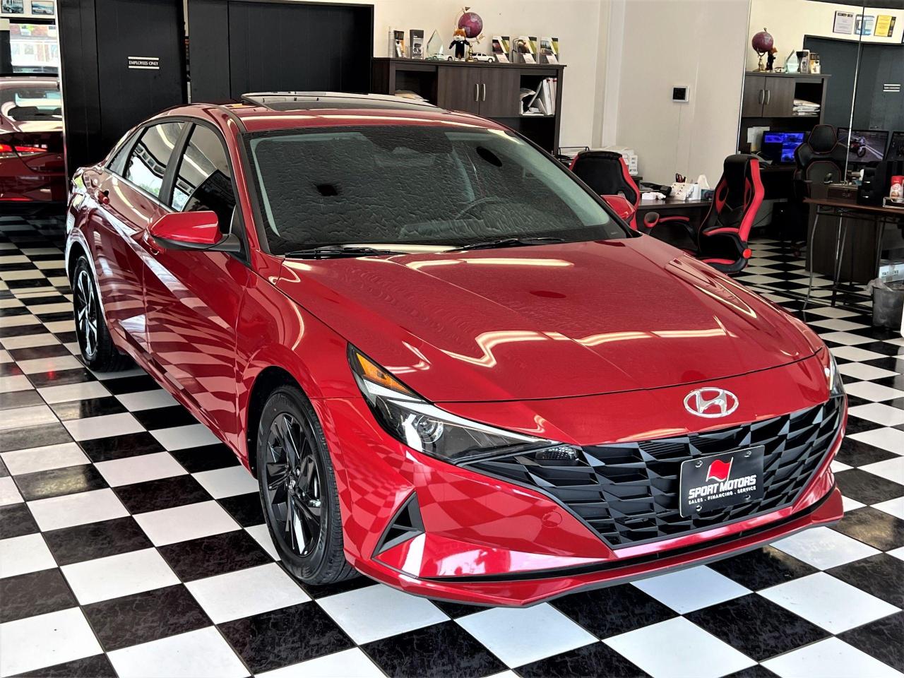 2022 Hyundai Elantra Preferred+Sunroof+Tinted+Apple Play+CLEAN CARFAX - Photo #5