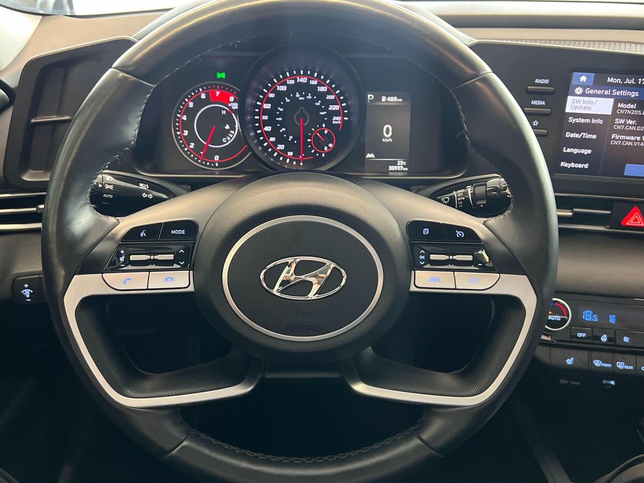 2022 Hyundai Elantra Preferred+Sunroof+Tinted+Apple Play+CLEAN CARFAX - Photo #9