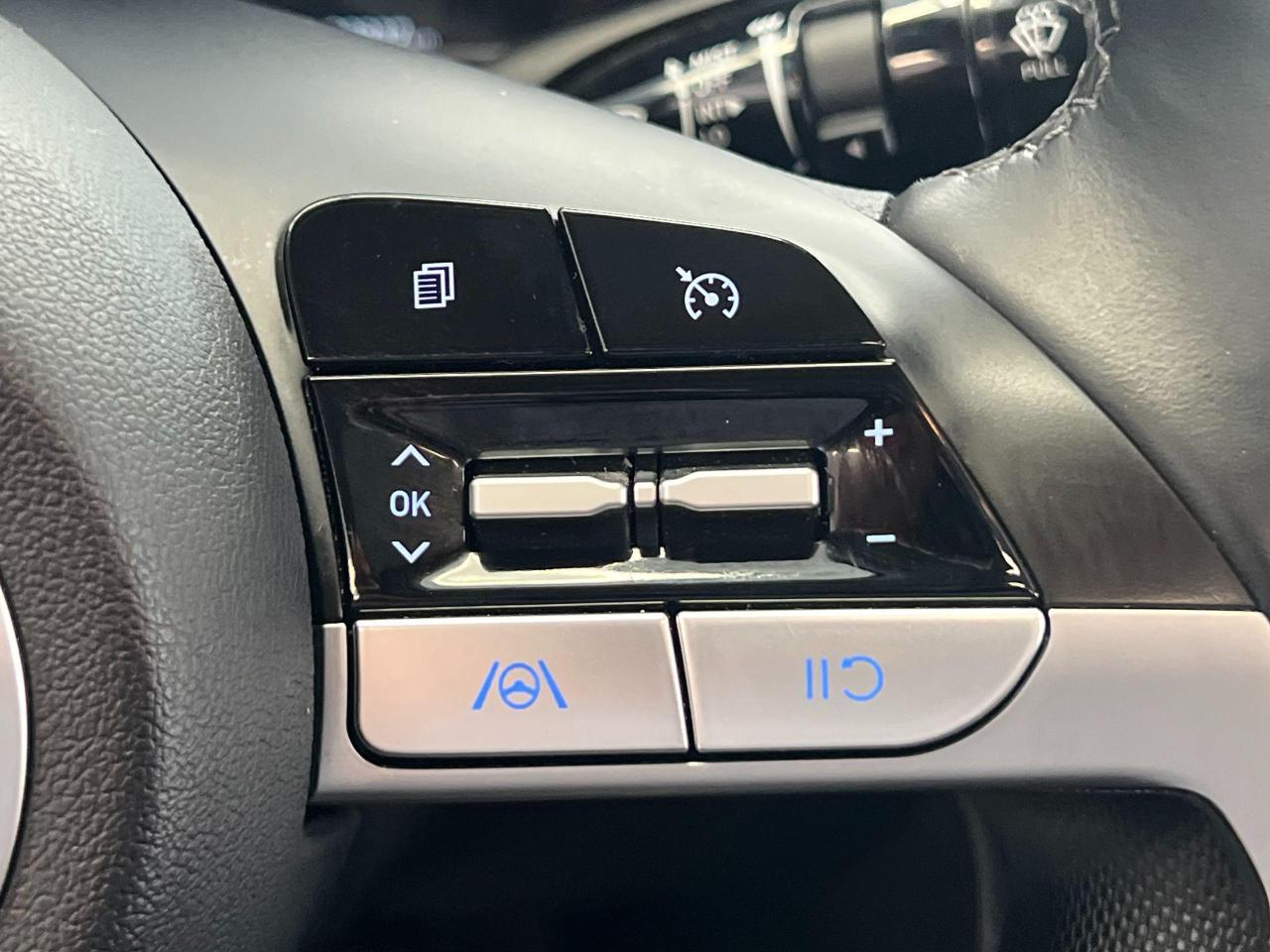 2022 Hyundai Elantra Preferred+Sunroof+Tinted+Apple Play+CLEAN CARFAX - Photo #47
