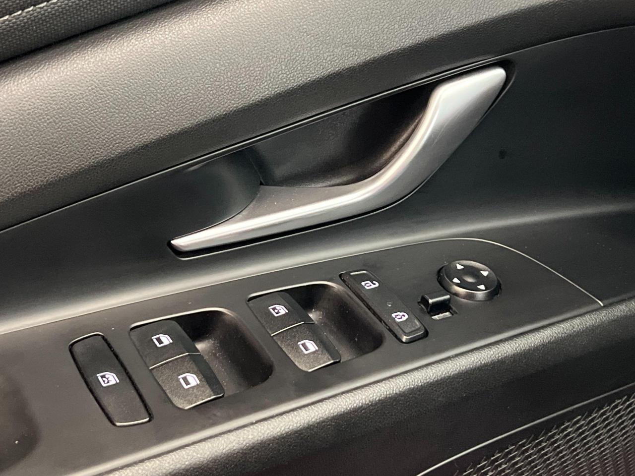 2022 Hyundai Elantra Preferred+Sunroof+Tinted+Apple Play+CLEAN CARFAX - Photo #52