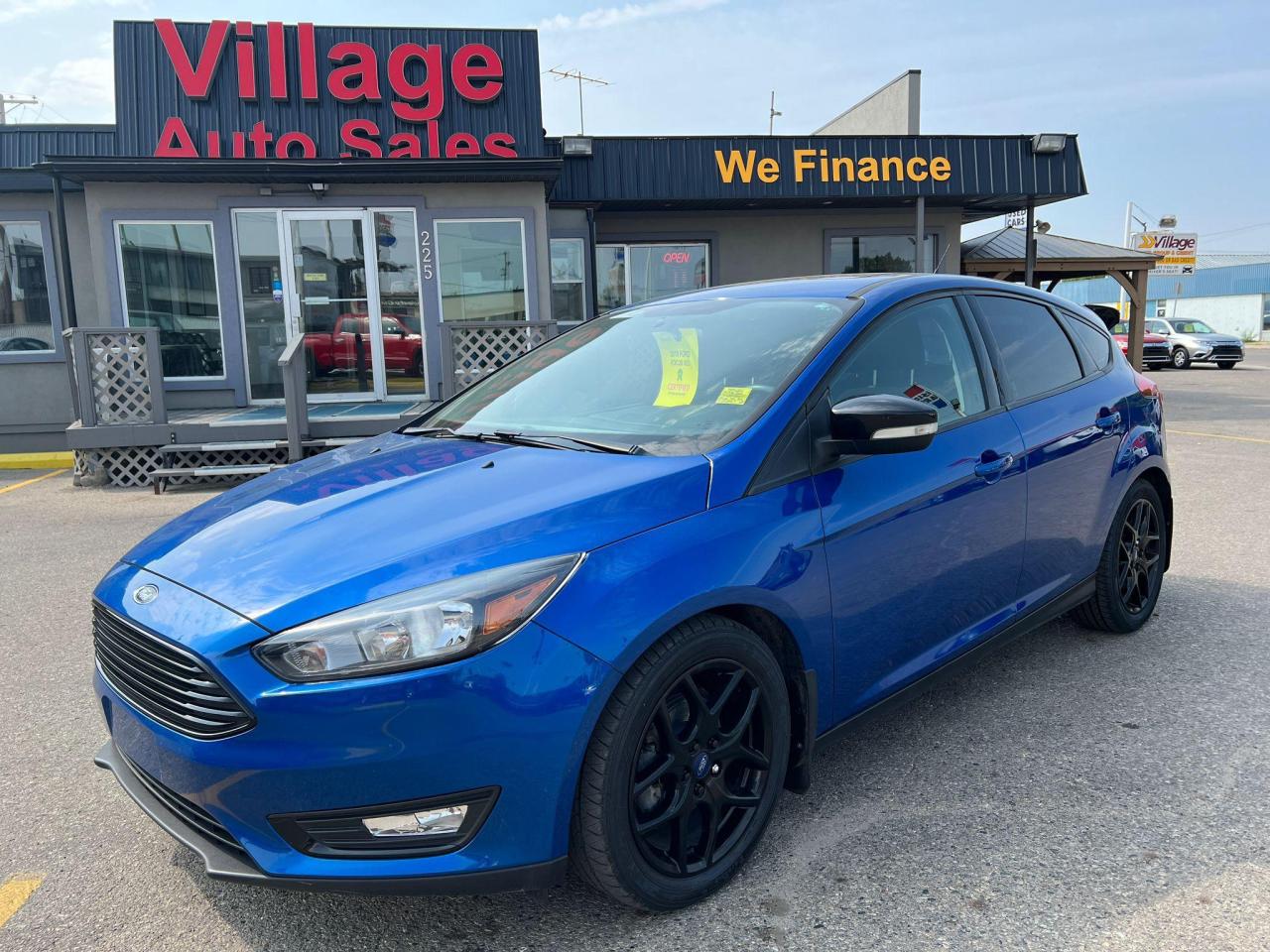 Used 2018 Ford Focus SEL sunroof, heated seats, back-up sensors, backup camera for sale in Saskatoon, SK