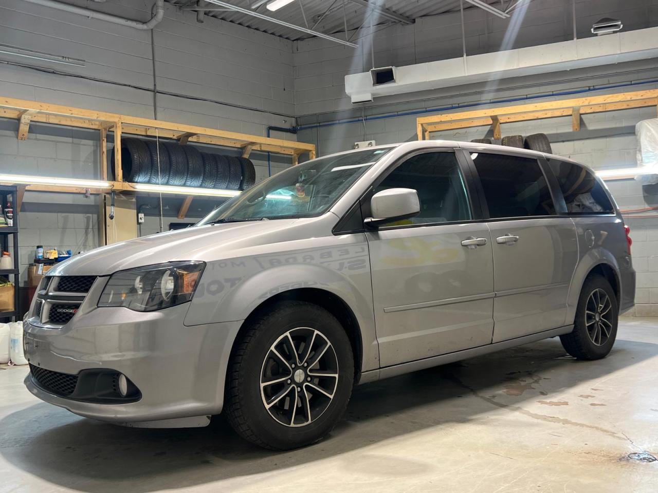 Used 2017 Dodge Grand Caravan GT * Heated Leather Seats * Summer Tires & Winter Tires * Power Lift Gate *  Stow N Go * Back Up Camera * Remote Start *  Heated Steering Wheel * Dual for sale in Cambridge, ON