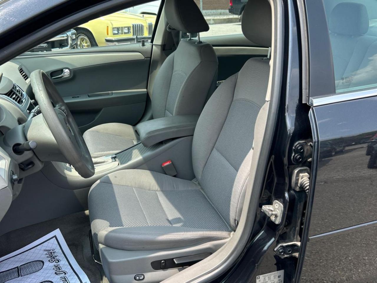 2012 Chevrolet Malibu  Photo4