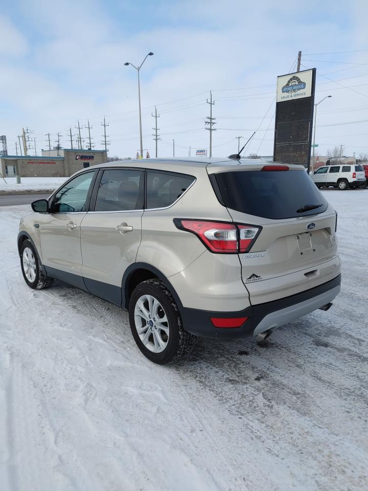 2017 Ford Escape SE - Photo #6