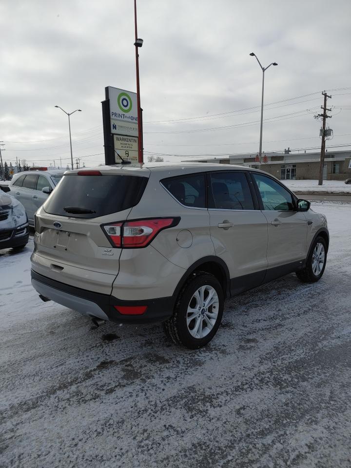 2017 Ford Escape SE - Photo #4