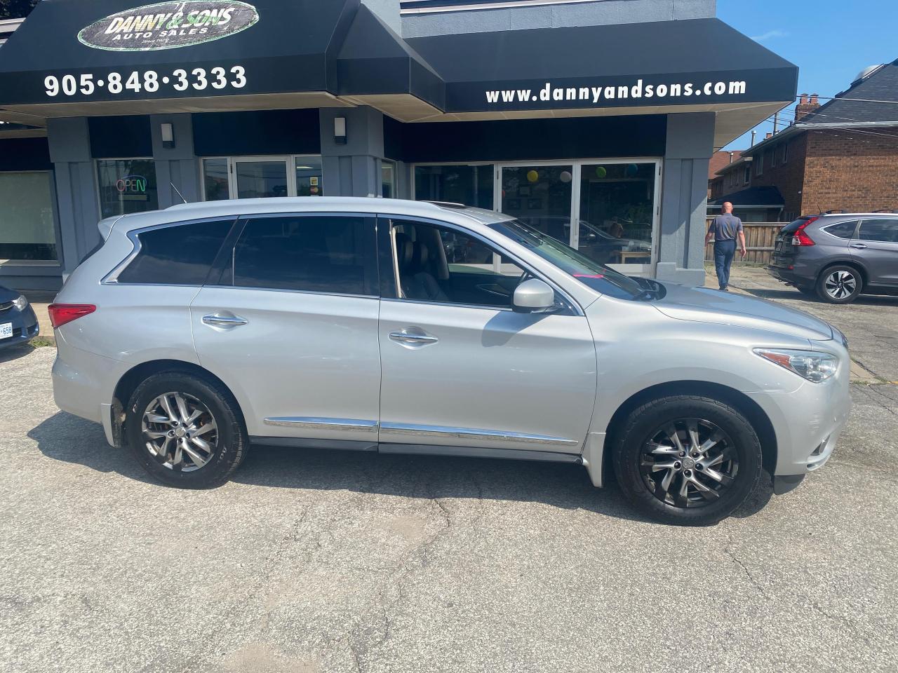 Used 2013 Infiniti JX35 AS-IS for sale in Mississauga, ON