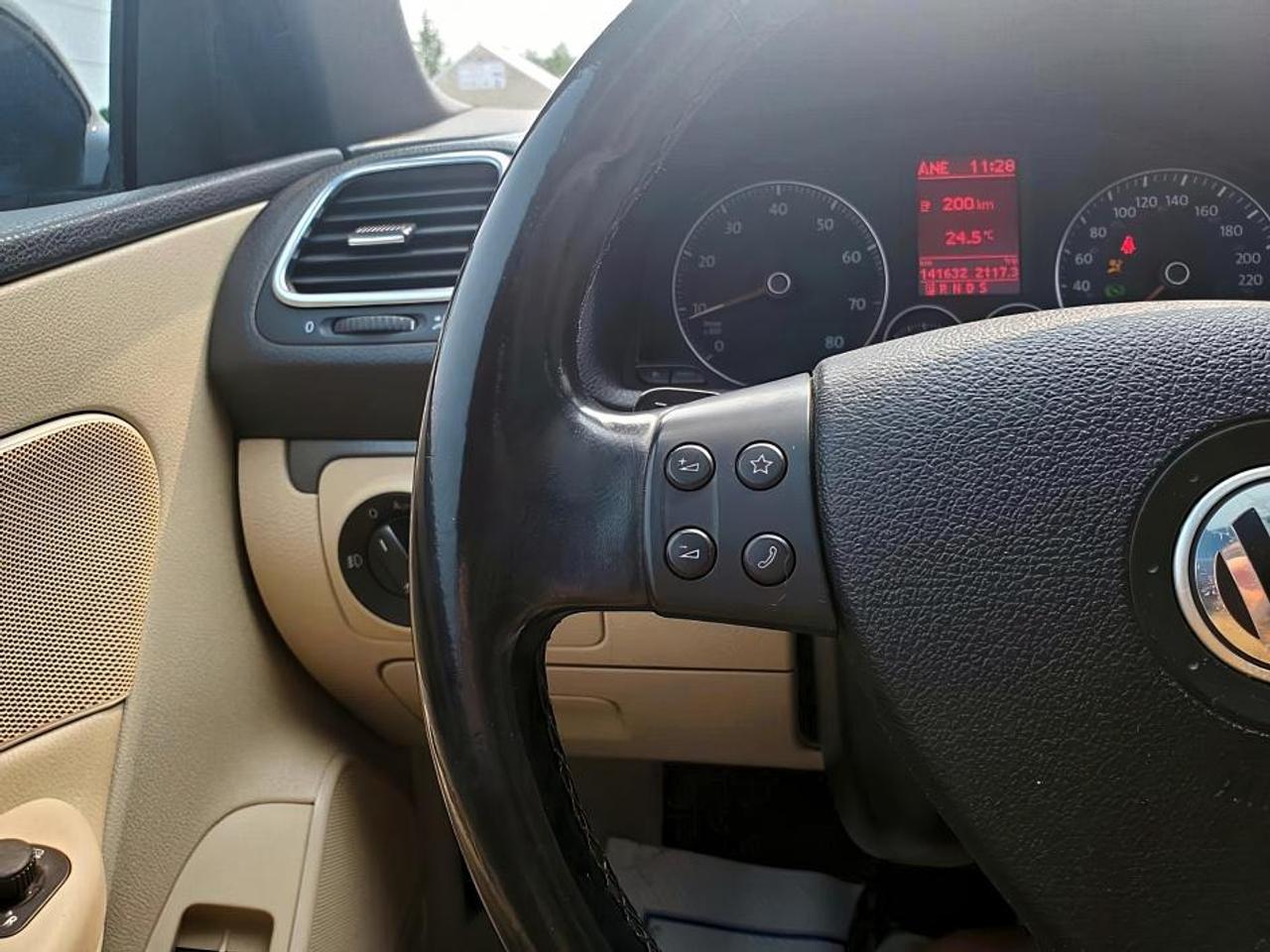2008 Volkswagen Eos HARD TOP CONVERTIBLE-LEATHER-SUNROOF Photo