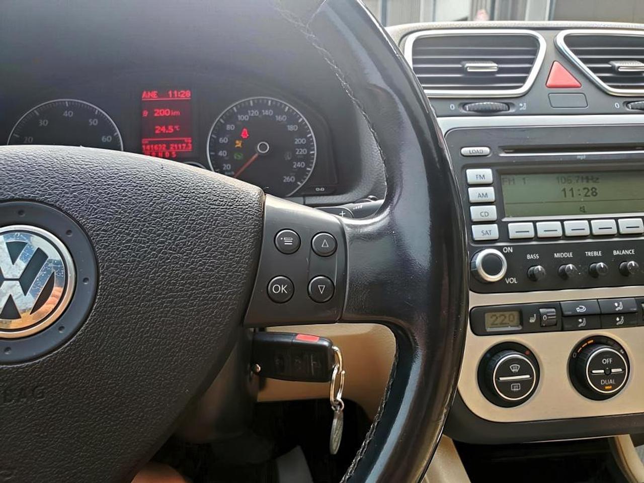 2008 Volkswagen Eos HARD TOP CONVERTIBLE-LEATHER-SUNROOF Photo