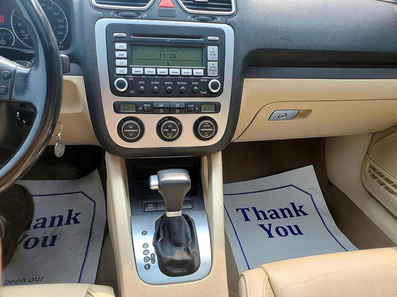 2008 Volkswagen Eos HARD TOP CONVERTIBLE-LEATHER-SUNROOF Photo
