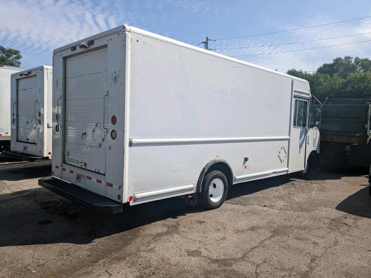 Used 2009 Ford Econoline Commercial Chassis E-450 Stripped Chassis 158