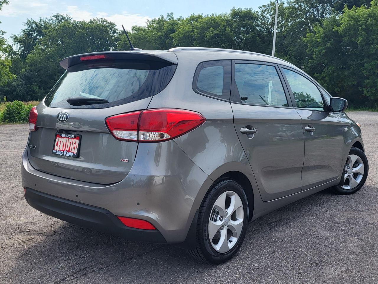 2016 Kia Rondo LX Photo4