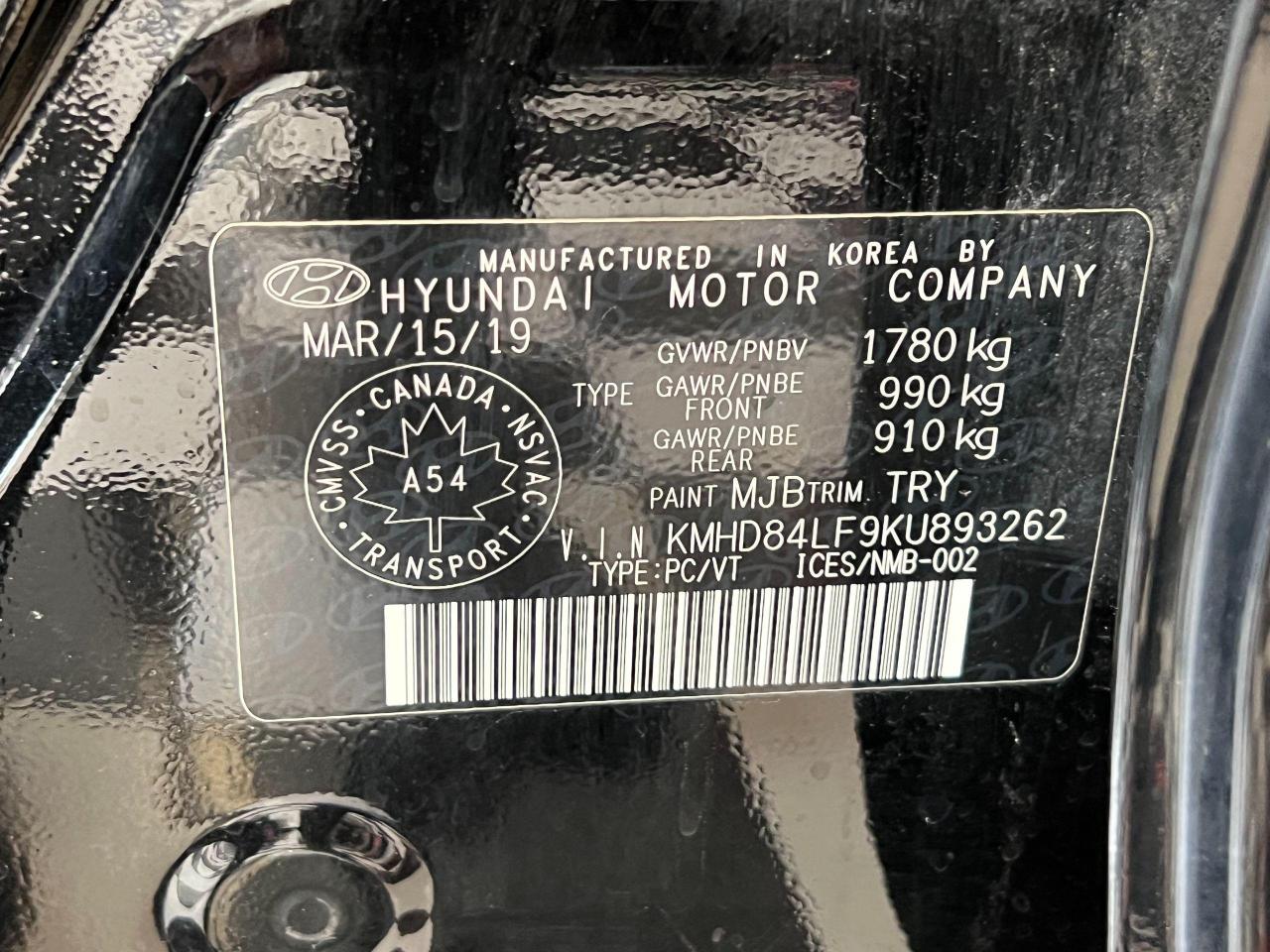 2019 Hyundai Elantra Preferred w/Sun+Safety+New Tires+CLEAN CARFAX - Photo #39