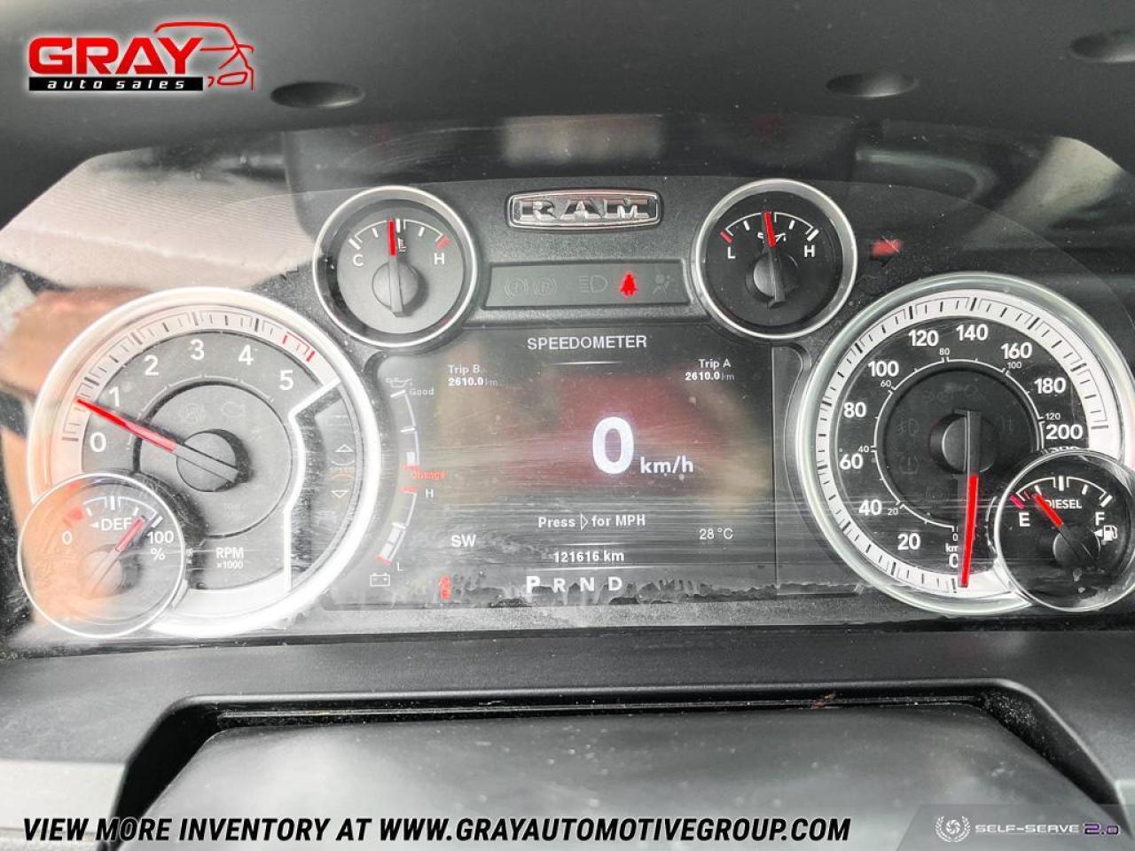 2014 RAM 1500 4WD Crew Cab 140.5" Laramie - Photo #13