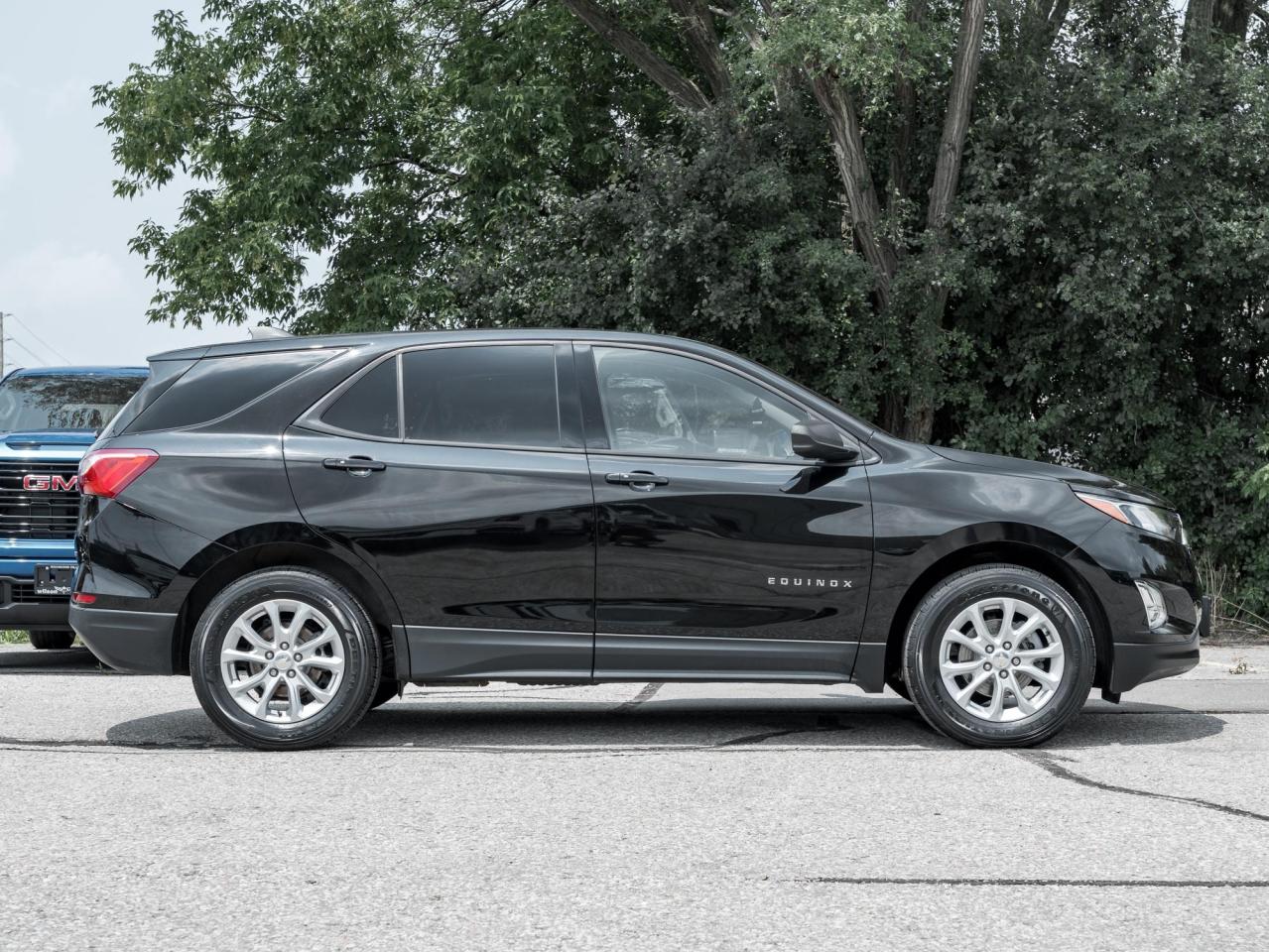 2019 Chevrolet Equinox LS Photo2