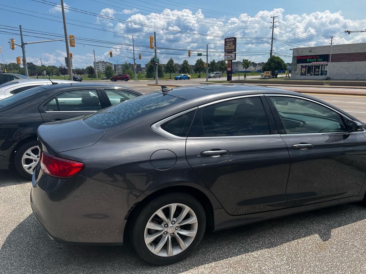 2015 Chrysler 200 C - Photo #5