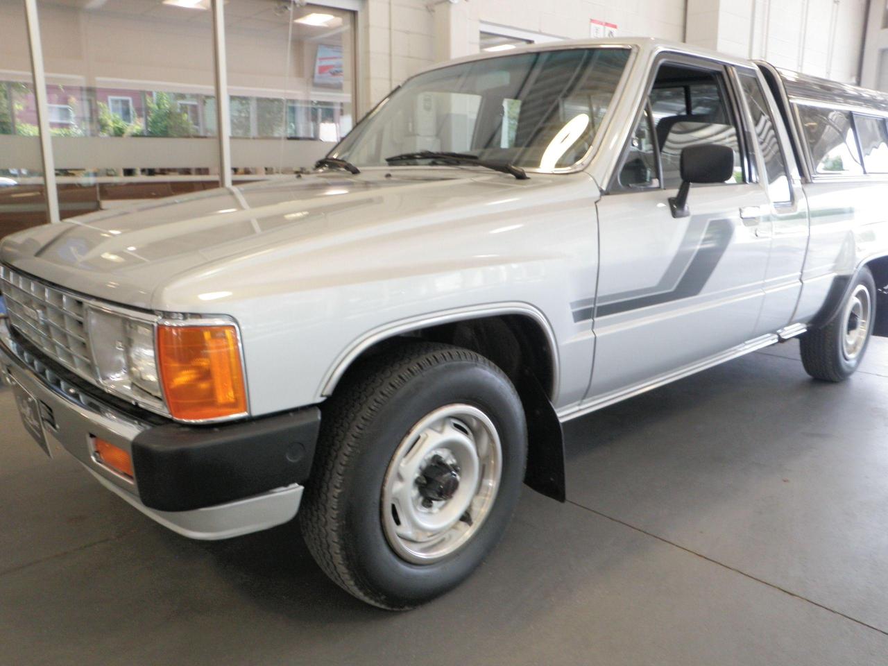 1985 Toyota Truck 