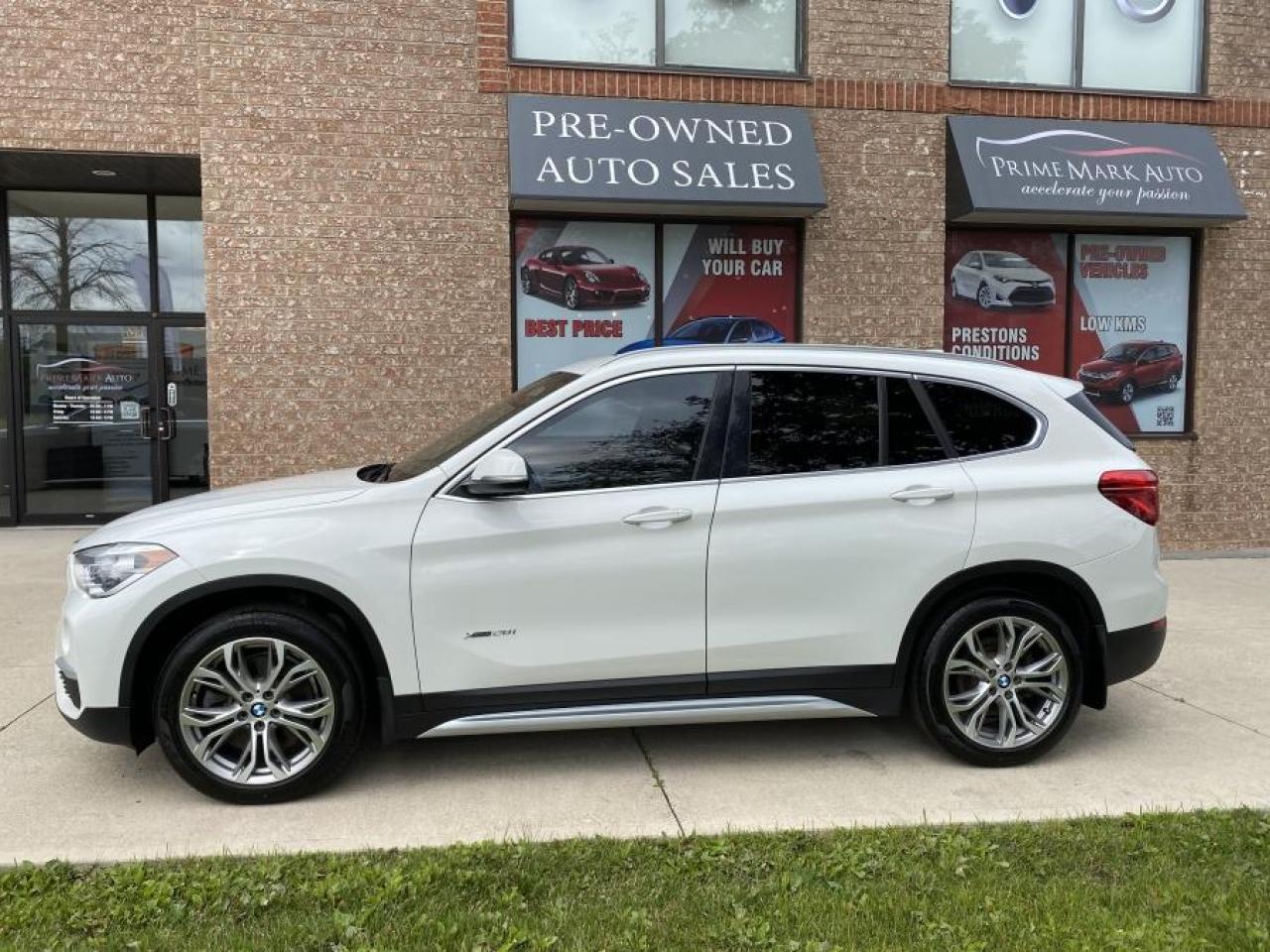 2018 BMW X1 xDrive28i Photo0