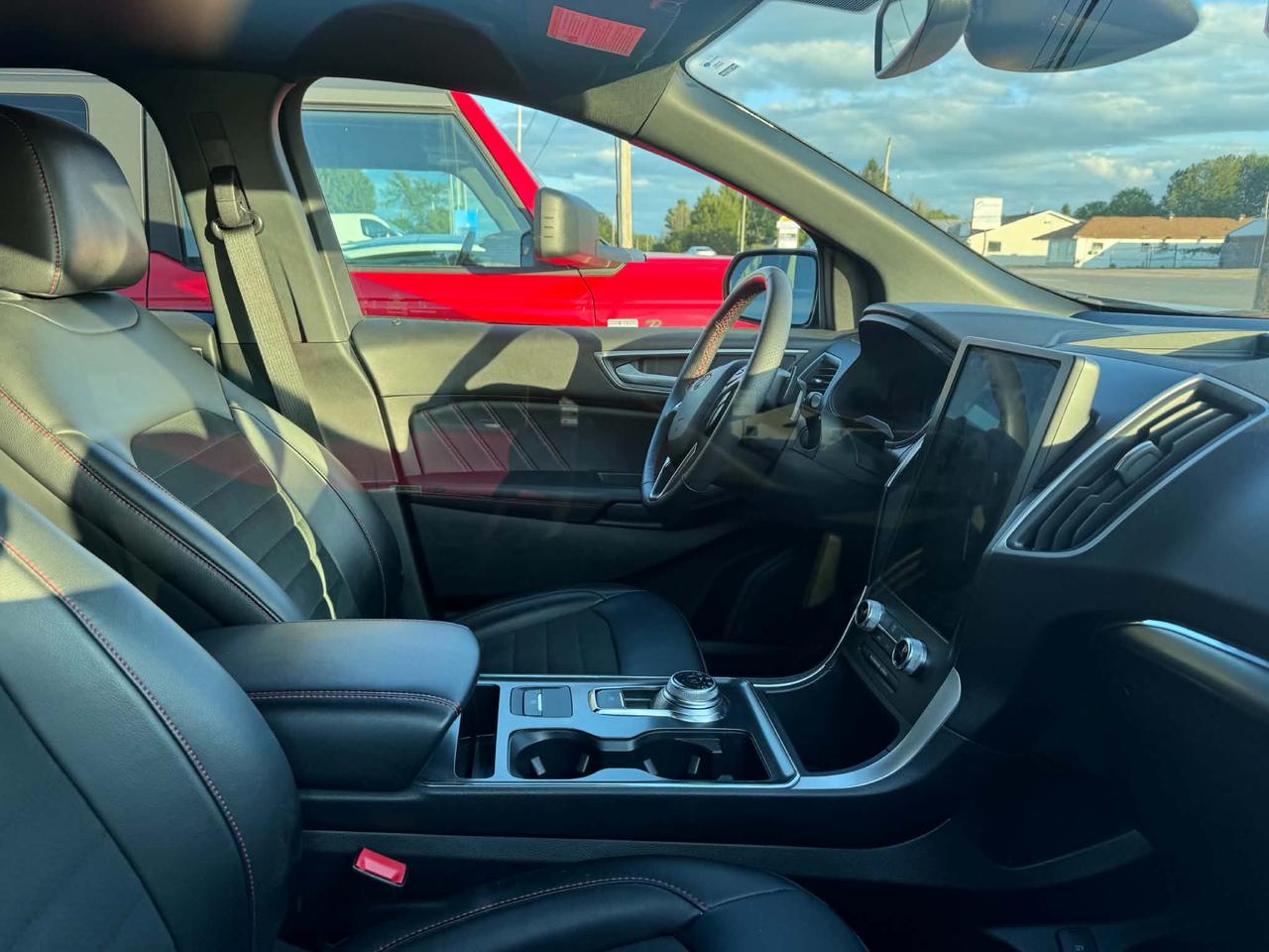 2024 Ford Edge ST Line Photo