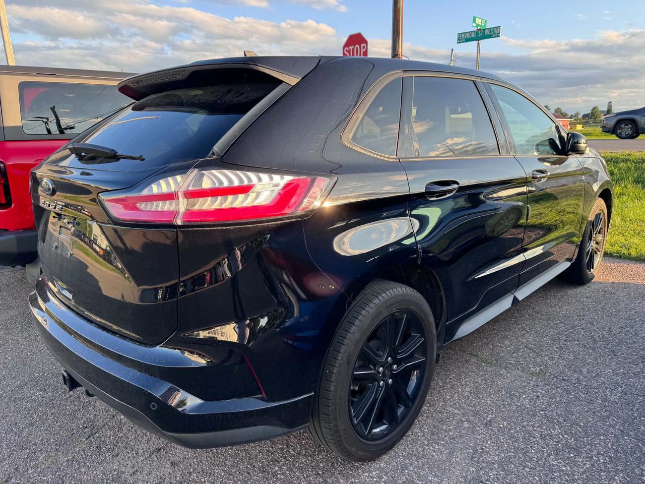 2024 Ford Edge ST Line Photo