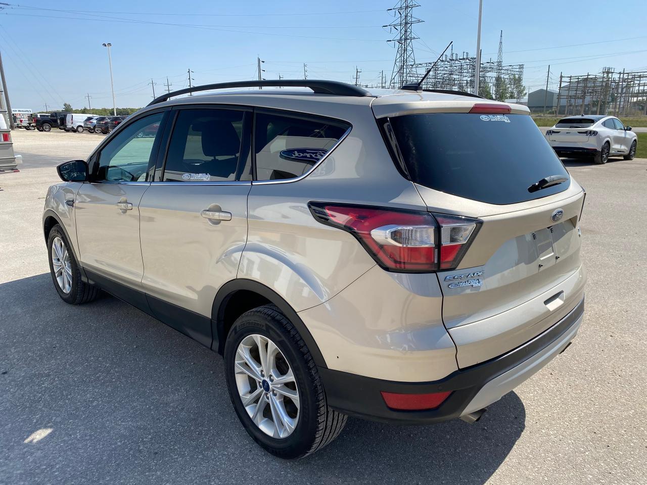 2017 Ford Escape SE Photo5