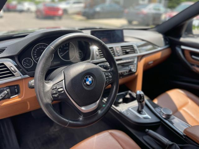 2017 BMW 3 Series 330i xDrive Photo11