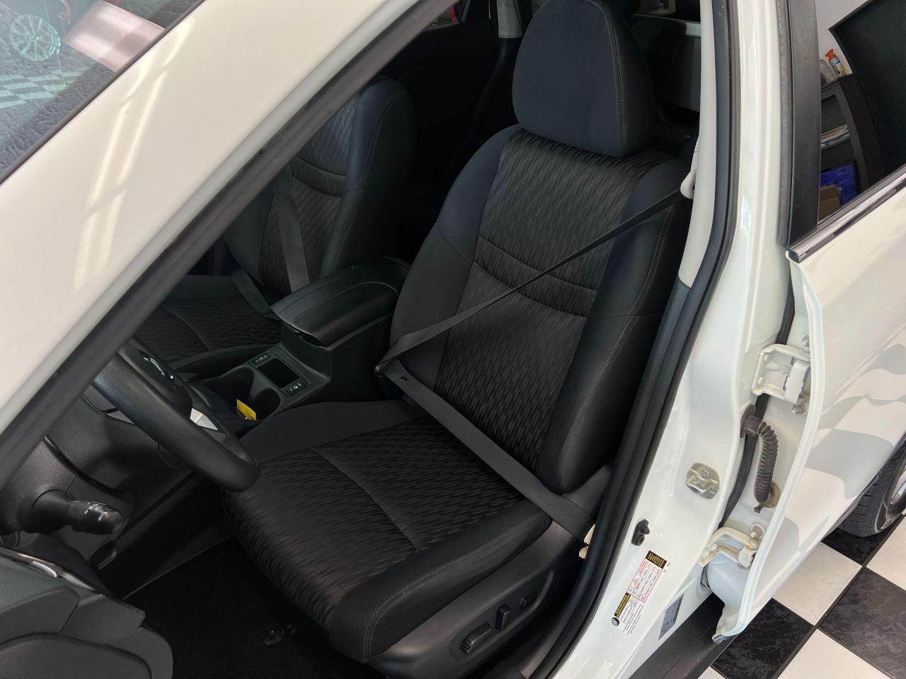 2017 Nissan Rogue SV AWD+New Tires+Bluetooth+Camera+Heated Seats - Photo #16