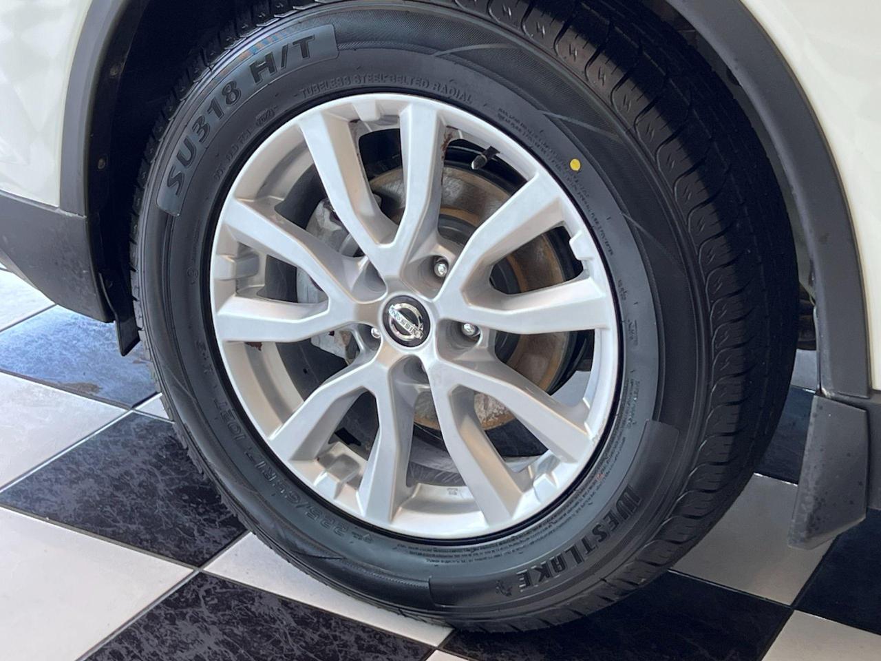 2017 Nissan Rogue SV AWD+New Tires+Bluetooth+Camera+Heated Seats - Photo #37