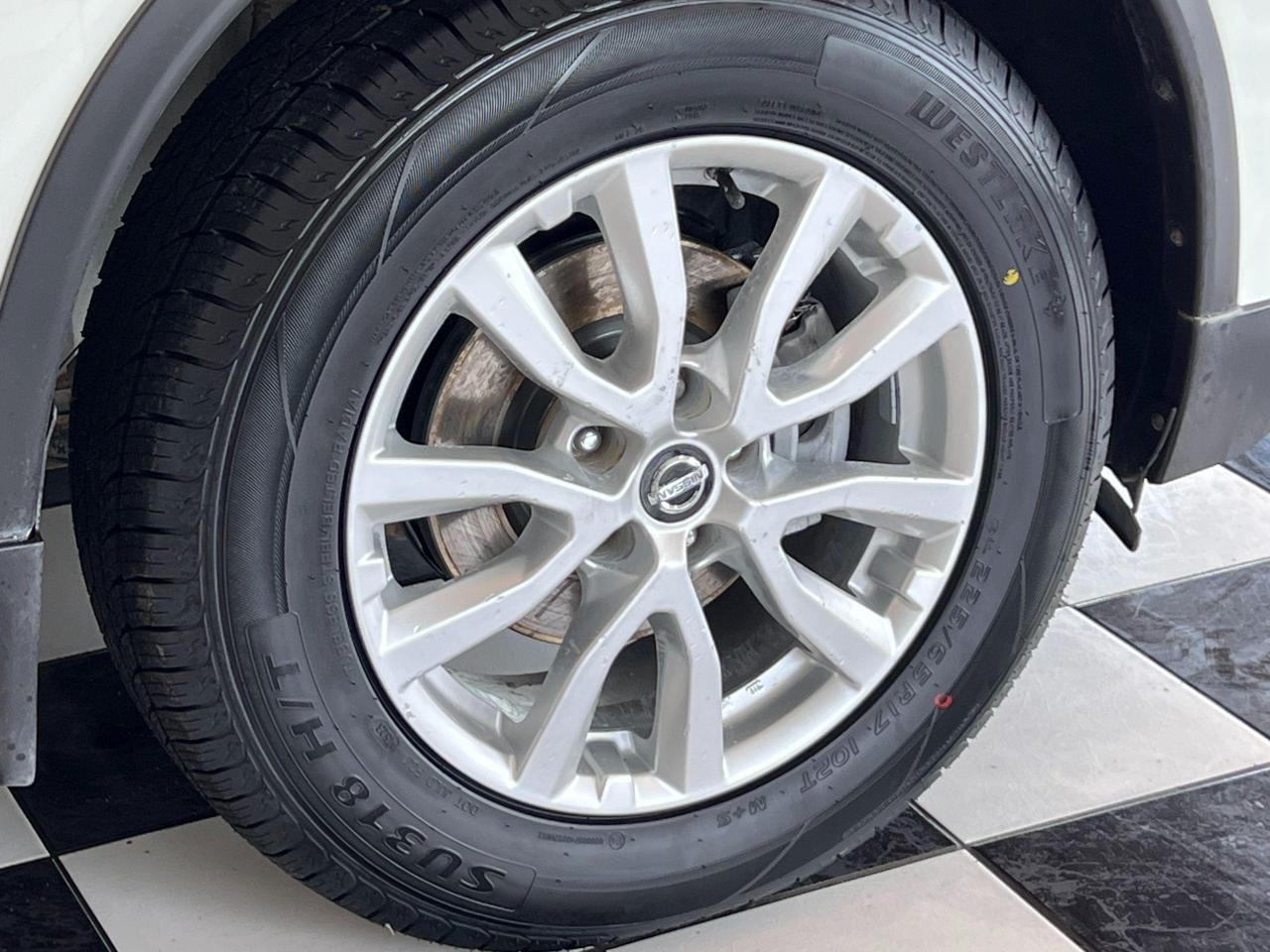 2017 Nissan Rogue SV AWD+New Tires+Bluetooth+Camera+Heated Seats Photo40