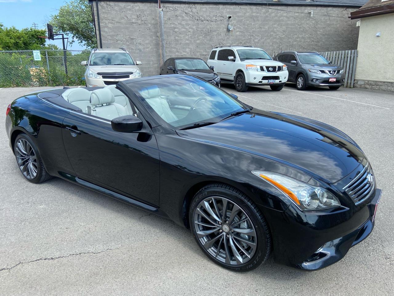 2011 Infiniti G37 ** CONVERTIBLE , NAV, BACK CAM, HTD LEATH **
