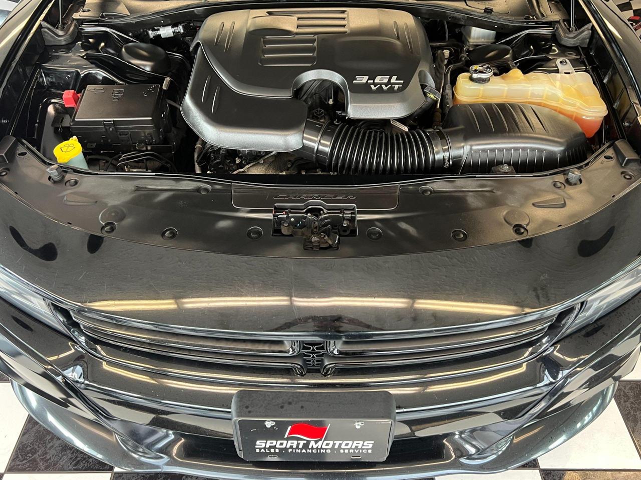 2017 Dodge Charger SXT AWD+New Tires+Heated Seats+A/C+CLEAN CARFAX - Photo #7