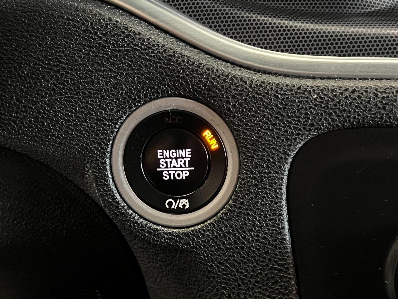 2017 Dodge Charger SXT AWD+New Tires+Heated Seats+A/C+CLEAN CARFAX - Photo #11