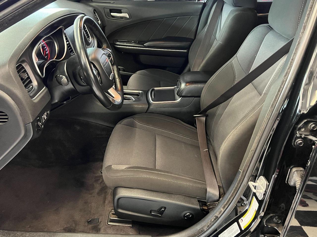 2017 Dodge Charger SXT AWD+New Tires+Heated Seats+A/C+CLEAN CARFAX - Photo #19