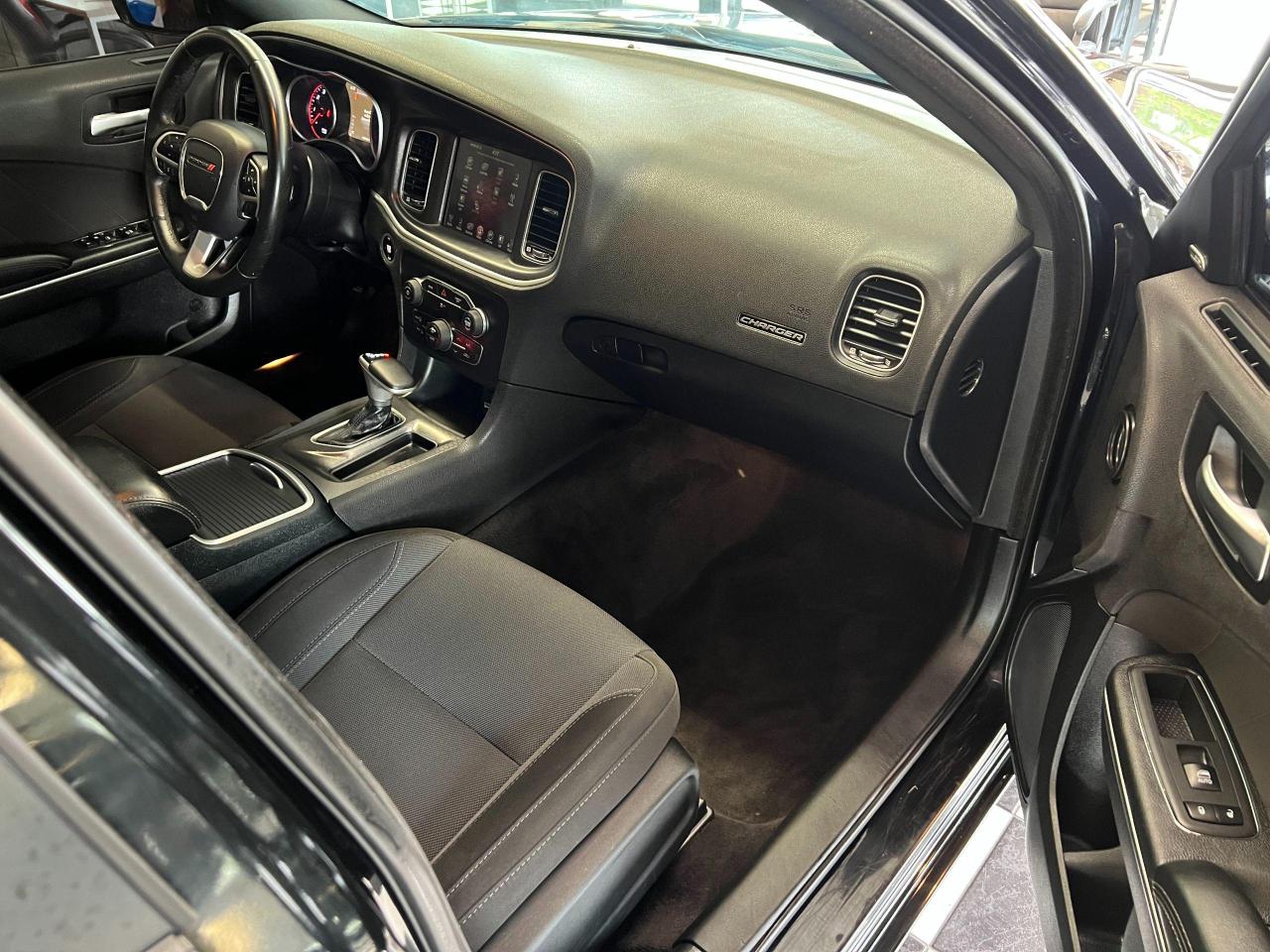 2017 Dodge Charger SXT AWD+New Tires+Heated Seats+A/C+CLEAN CARFAX - Photo #21