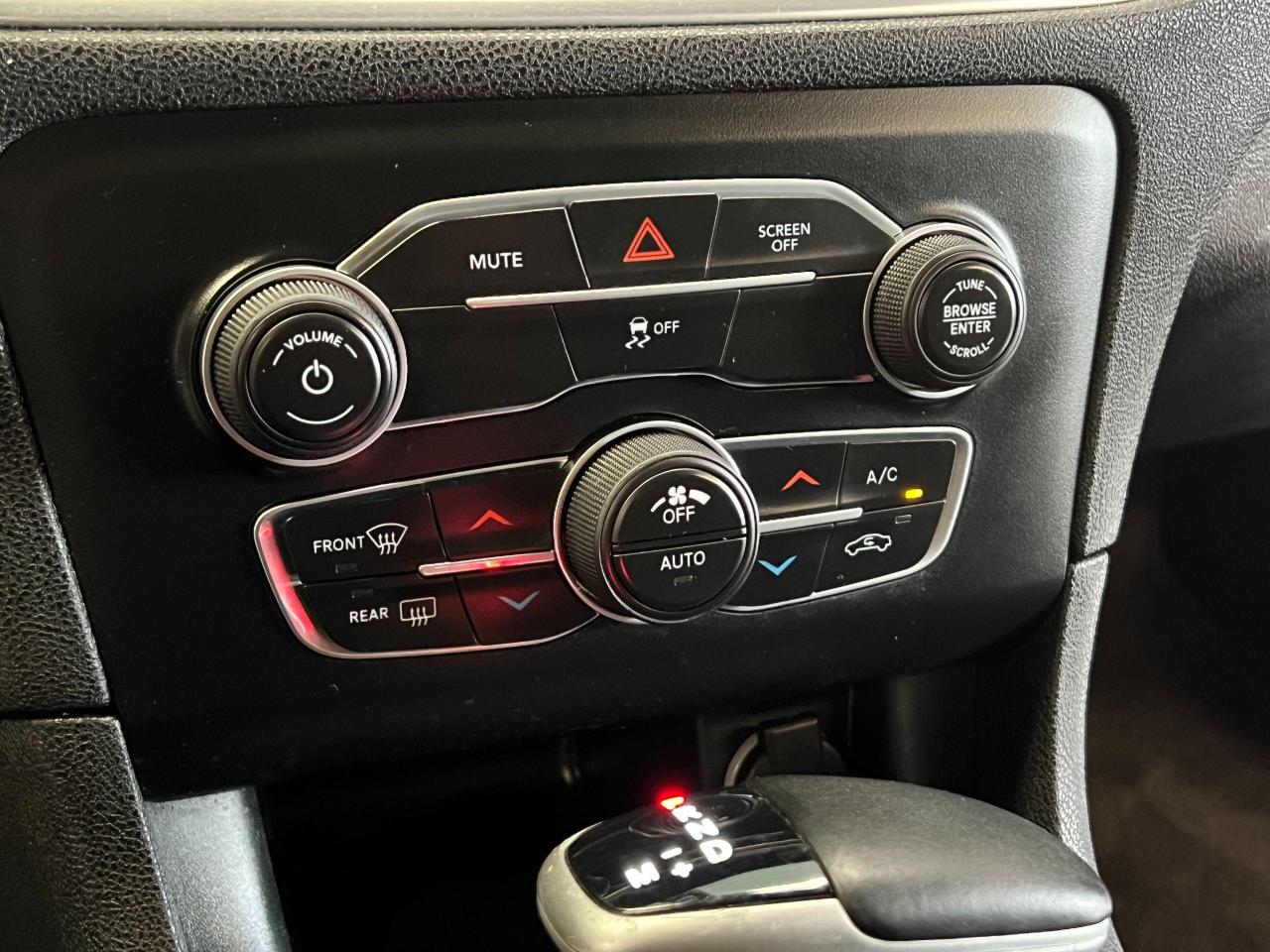 2017 Dodge Charger SXT AWD+New Tires+Heated Seats+A/C+CLEAN CARFAX - Photo #35
