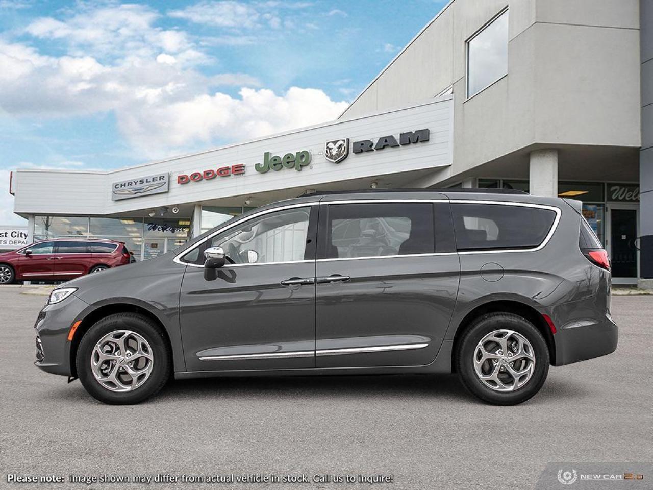 2023 Chrysler Pacifica Limited - Sunroof Photo2