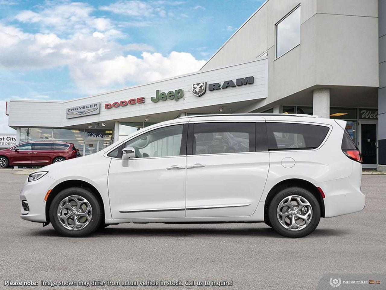 2023 Chrysler Pacifica Limited - Sunroof Photo2