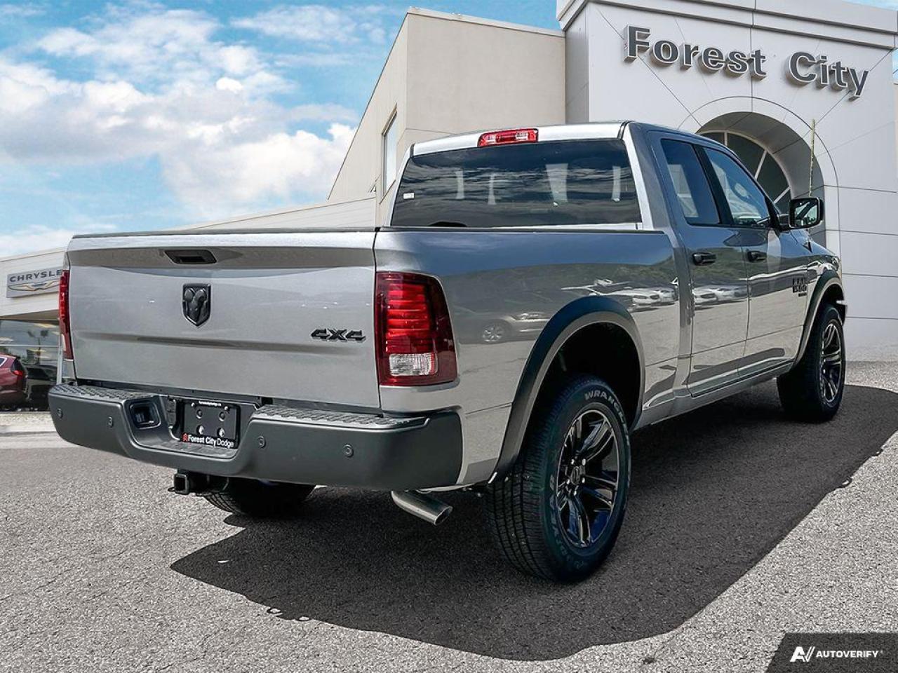 2023 RAM 1500 Classic SLT - Aluminum Wheels Photo4