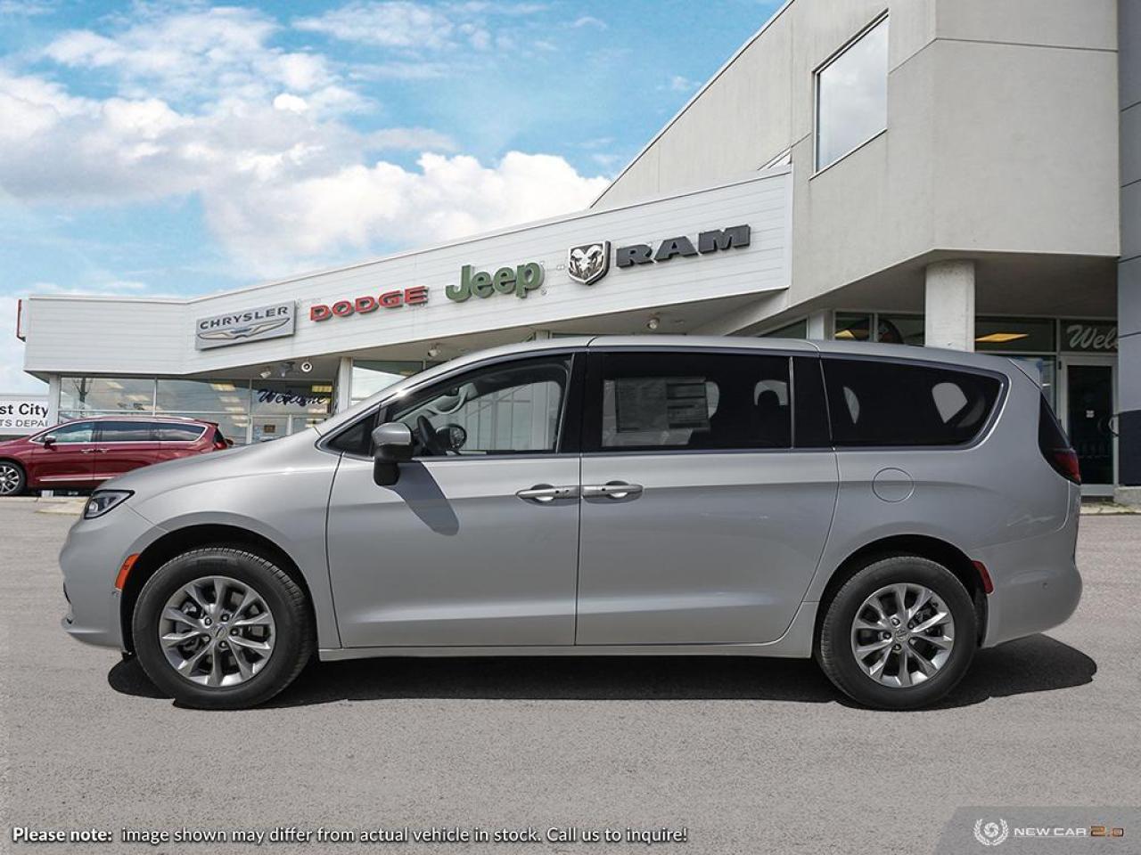 2023 Chrysler Pacifica Touring-L - Apple CarPlay Photo2