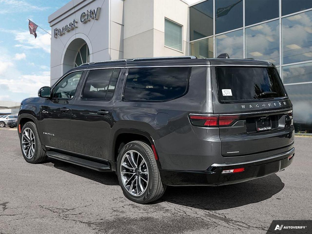 2023 Jeep Wagoneer L Series II - Leather Seats Photo2