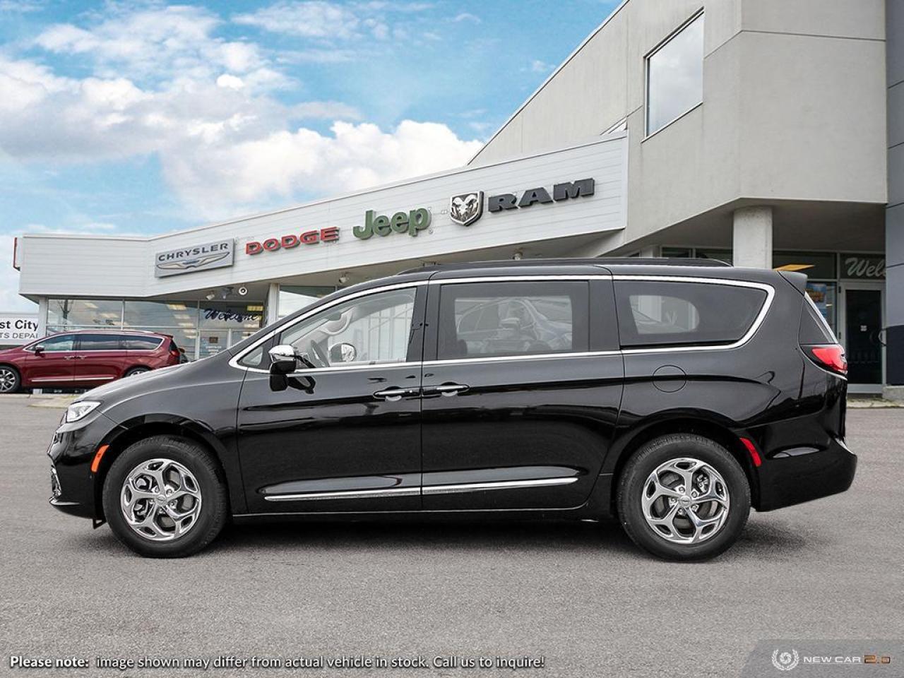 2023 Chrysler Pacifica Limited - Sunroof Photo2