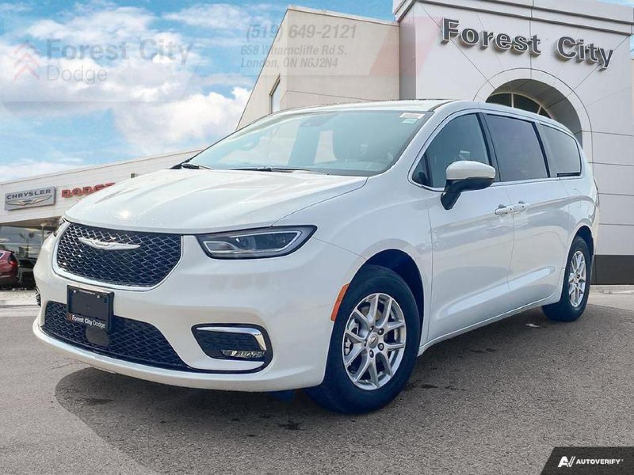 Used 2023 Chrysler Pacifica Touring Low Kilometers - Apple Carplay - Android Auto for sale in London, ON