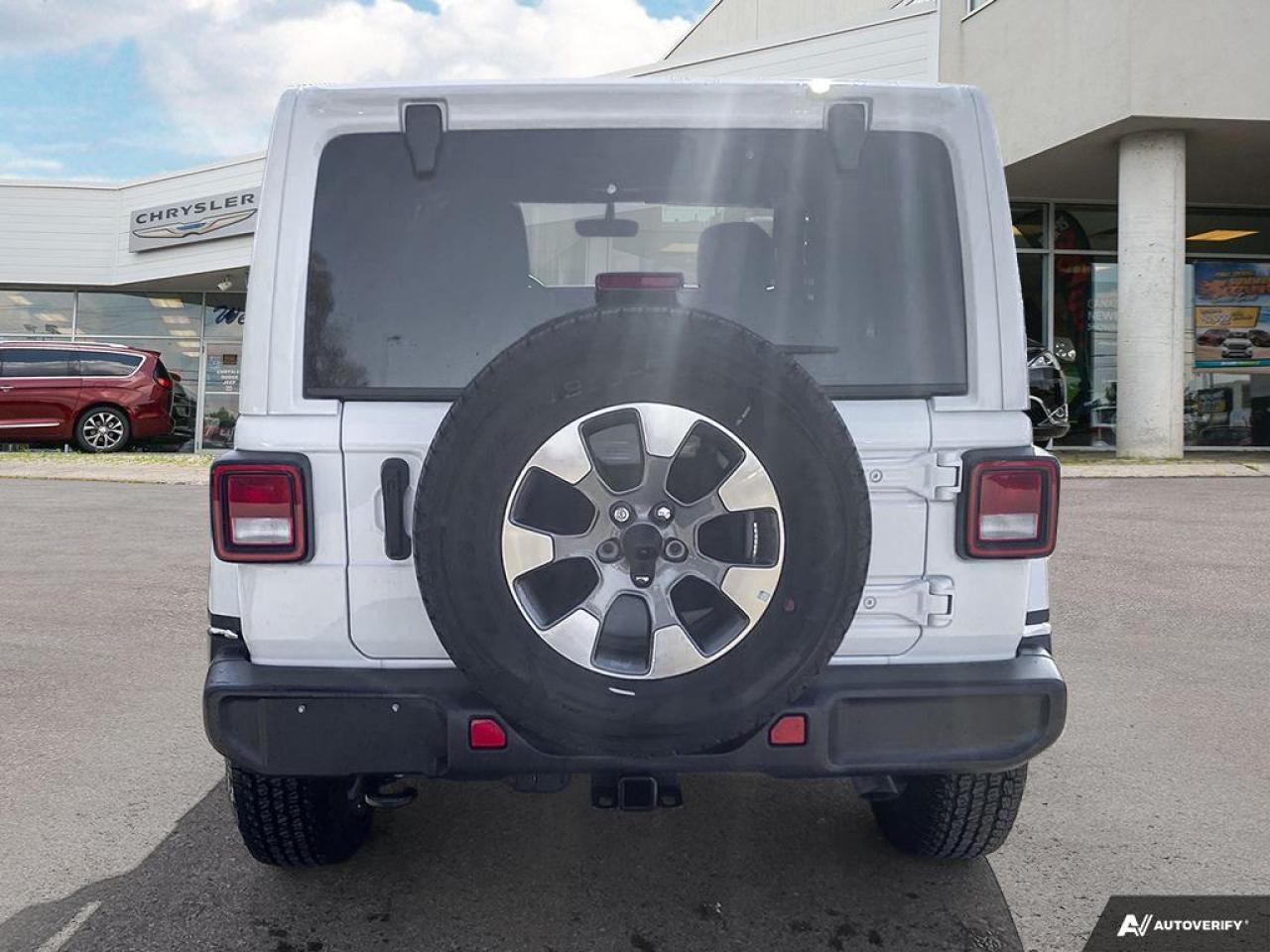 2023 Jeep Wrangler Sahara - Navigation -  Premium Audio Photo3