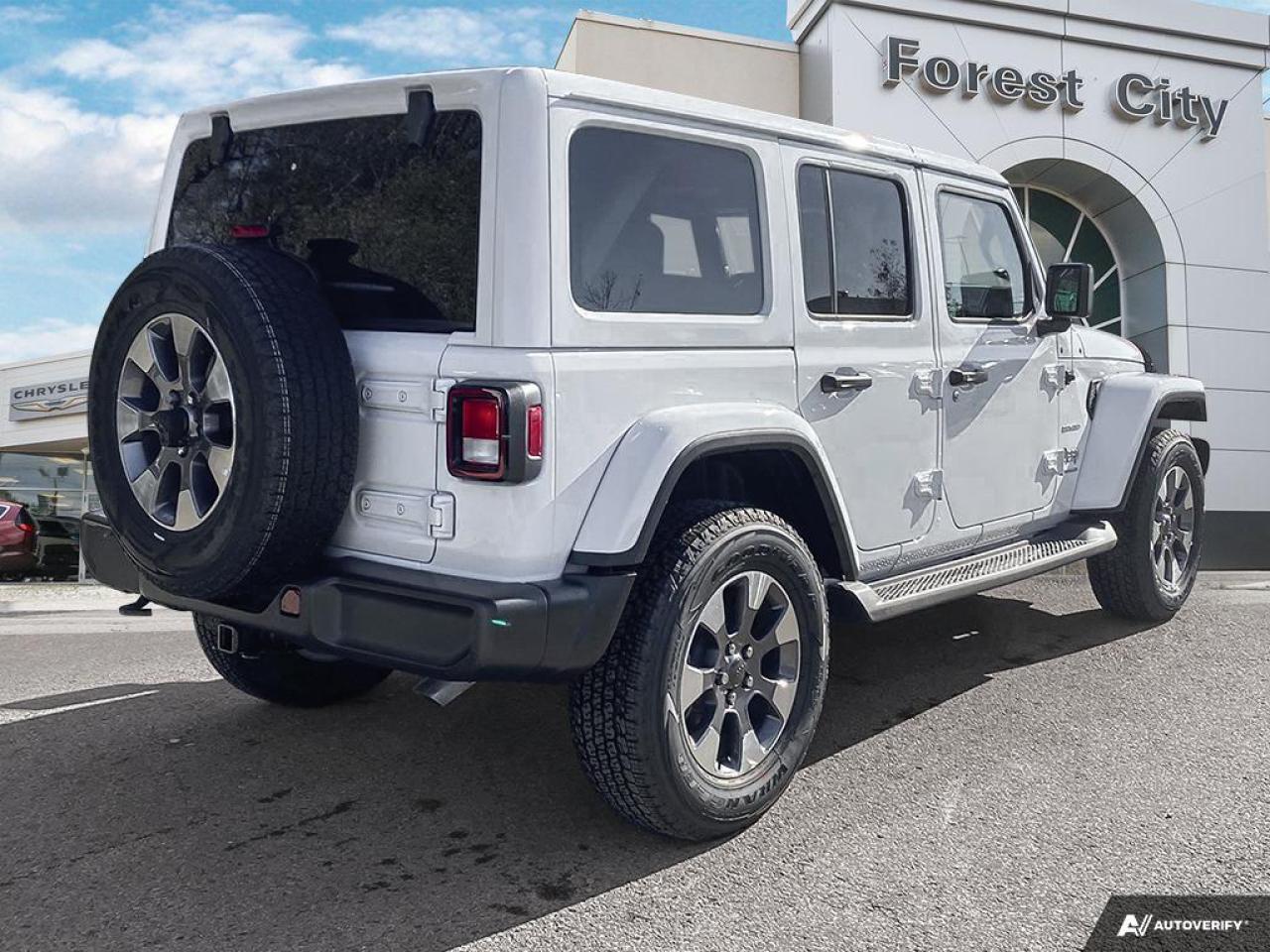 2023 Jeep Wrangler Sahara - Navigation -  Premium Audio Photo4