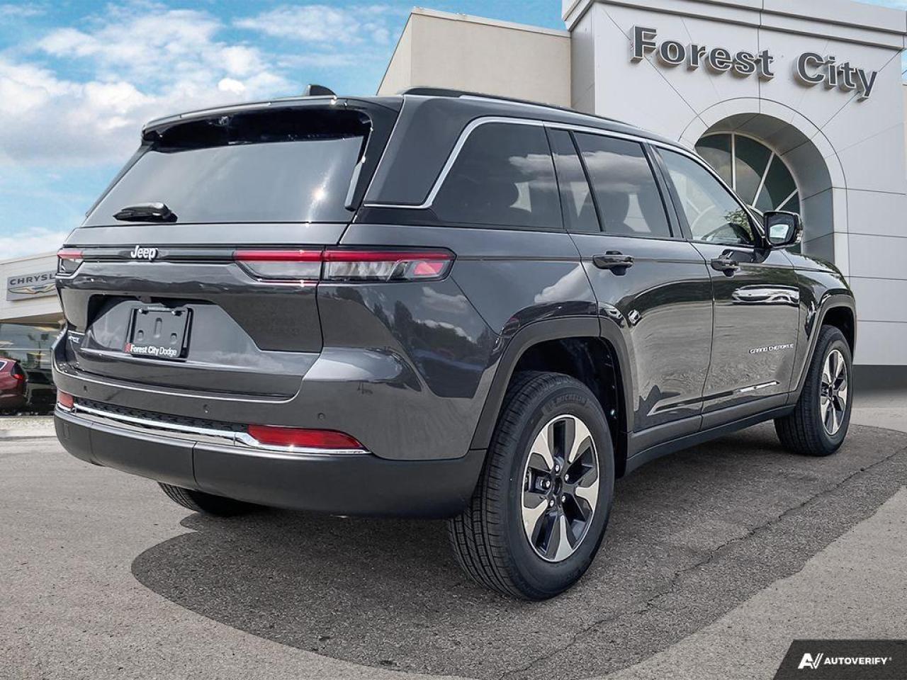 2023 Jeep Grand Cherokee 4xe - Hybrid -  Heated Seats Photo4