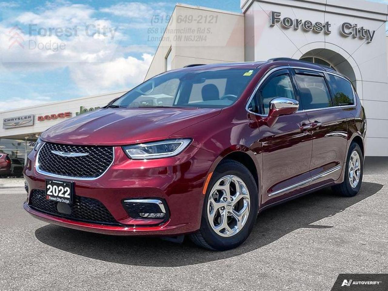 Used 2022 Chrysler Pacifica Limited  Sunroof/2 TV 's/ Heated Leather for sale in London, ON