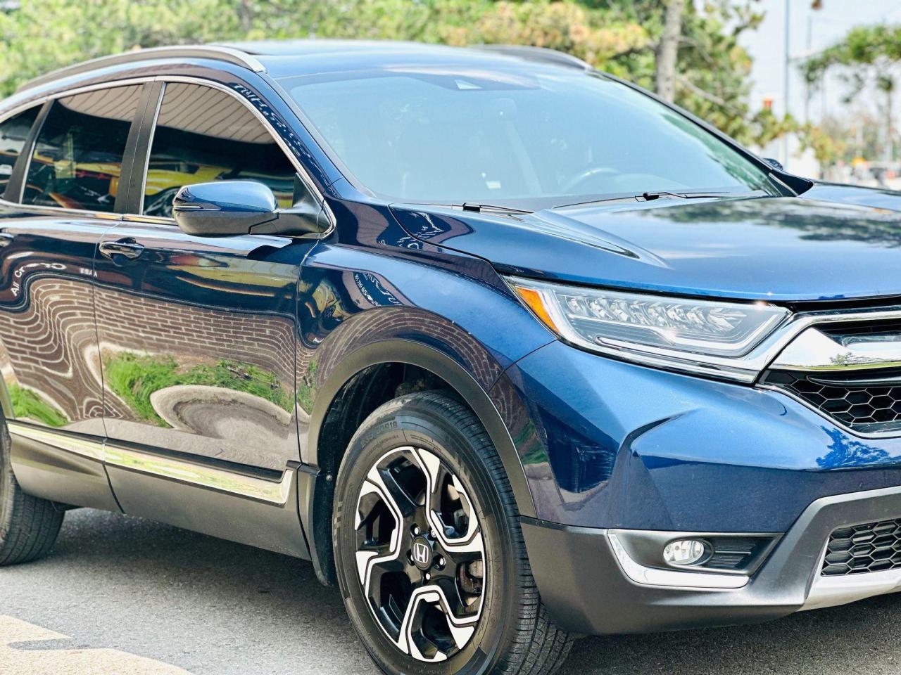 2019 Honda CR-V Touring Photo4