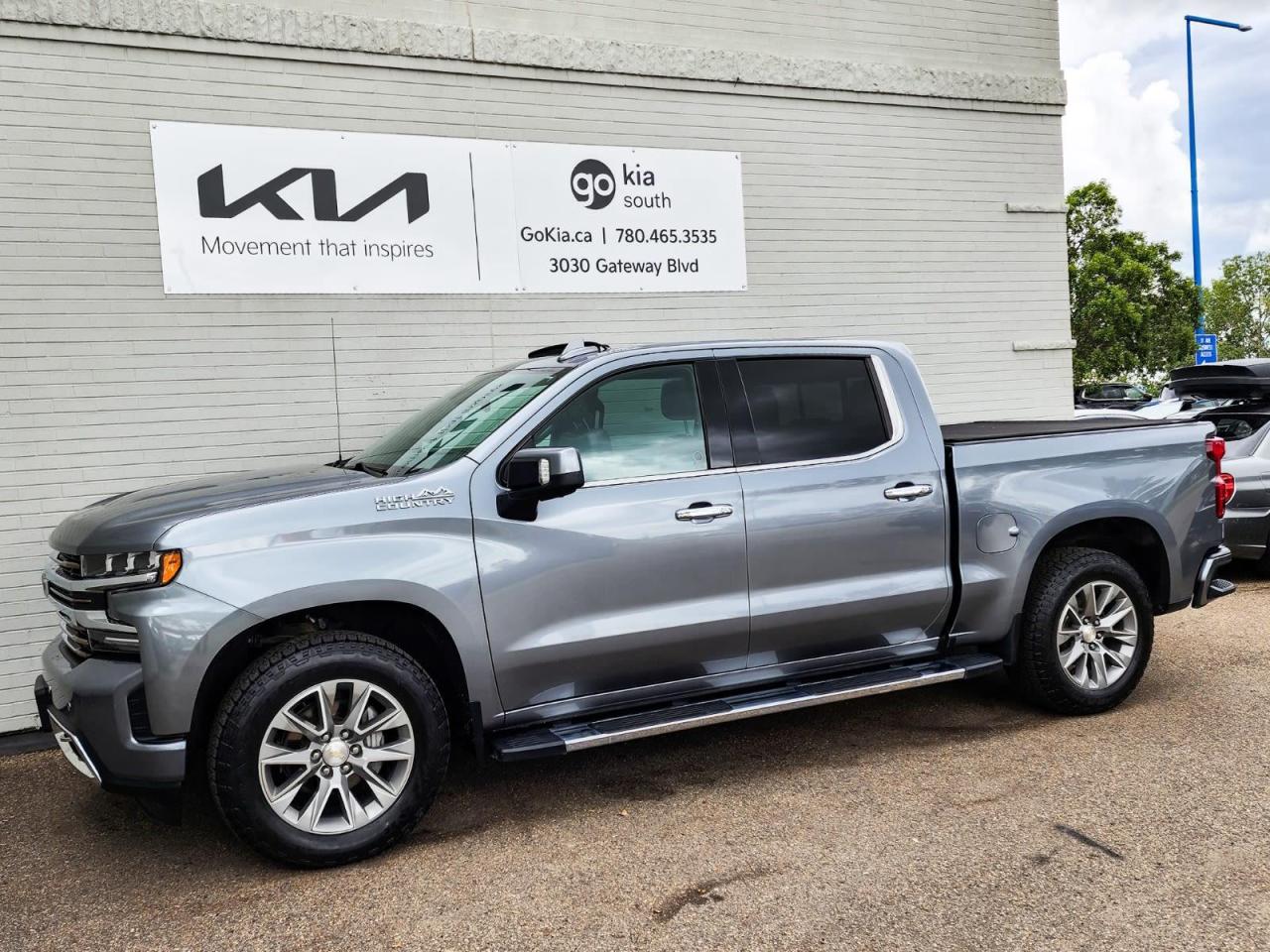 CHEVROLET SILVERADO 1500HIGH COUNTRY CREW CAB; ANDROID AUTO/APPLE CARPLAY, 4X4, NAVI, LEATHER, HEATED/COOLED SEATS, SUNROOF, BED LINER, TONNEAU COVER, NAV, BACKUP CAMERA, BOSE!!!!IN HOUSE FINANCING, IN HOUSE LEASING AVAILABLE O.A.C.This CHEVROLET SILVERADO 1500 HIGH COUNTRY CREW CAB is loaded with features; comes with 5.3L V8, leather seats, BOSE premium audio, power memory drivers seat, 4x4, trailer hitch with trailer brakes, navigation, 360 back up camera, heated and ventilated seats, heated steering wheel, power windows/locks/mirrors, tow mirrors, power sunroof, wireless phone charger, cruise control, bed liner, tonneau cover, leather multi-function steering wheel, auto headlights, Bluetooth, navigation, android auto, apple carplay, AM/FM/SAT/AUX/USB/CD PLAYER, alloy wheels and more!At Go Kia, were happy to help! Proudly serving Edmonton and all of Alberta including St. Albert, Wetaskiwin, Fort McMurray, Grande Prairie, Drayton Valley, Nisku, Leduc, Rimby, Hinton, St.Paul, Lloydminster, Edson, and all of western Canada!An AMVIC Licensed Business. Value Priced vehicles are aggressively priced and may require some additional mechanical or cosmetic repairs, all disclosed on a Vehicle Assessment Report!Our knowledgeable sales staff will help assist you with every step. To book a test drive or receive further information give us a call at (780)-465-3535 or email us: kiahmed@gokia.caThis vehicle may be leased or financed by anyone*, however, due to the recent increase in fraudulent vehicle purchase activity, Go Kia reserves the right to decline a transaction on suspicion of non-retail intentions including but not limited to wholesaling or exporting.*on approved credit, see dealer for details