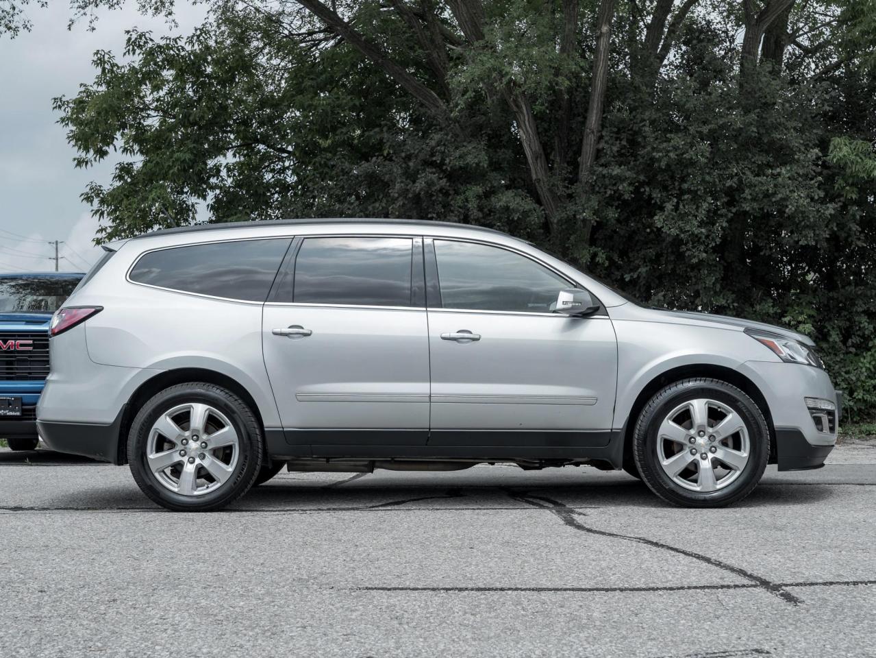 2017 Chevrolet Traverse Premier Photo2