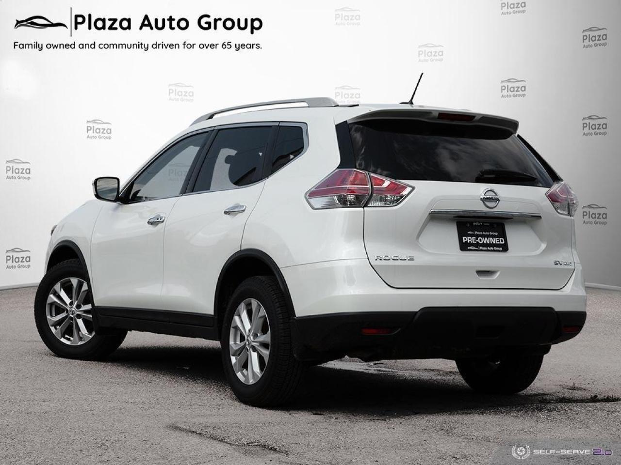 2016 Nissan Rogue SV Photo3